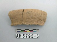 藏品(褐色細砂陶片)的圖片